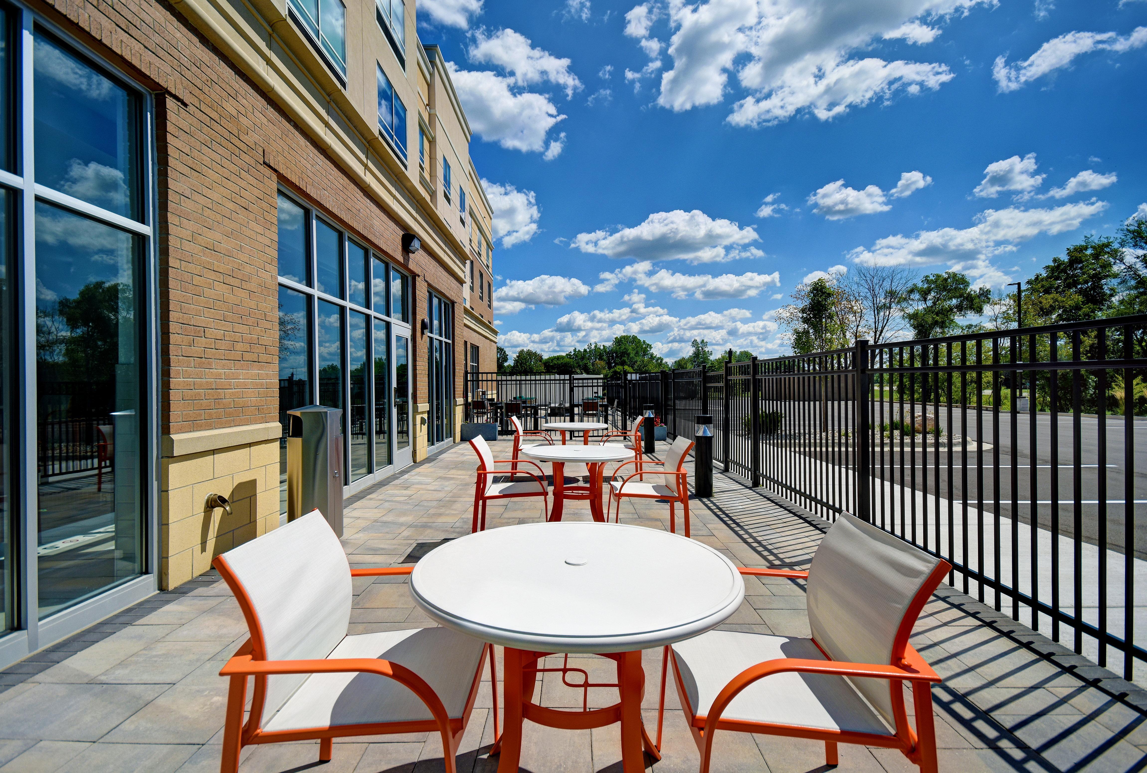 Holiday Inn Grand Rapids North - Walker By Ihg Exterior foto