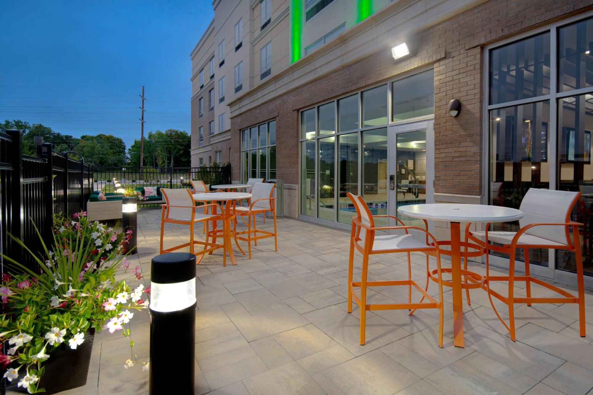 Holiday Inn Grand Rapids North - Walker By Ihg Exterior foto
